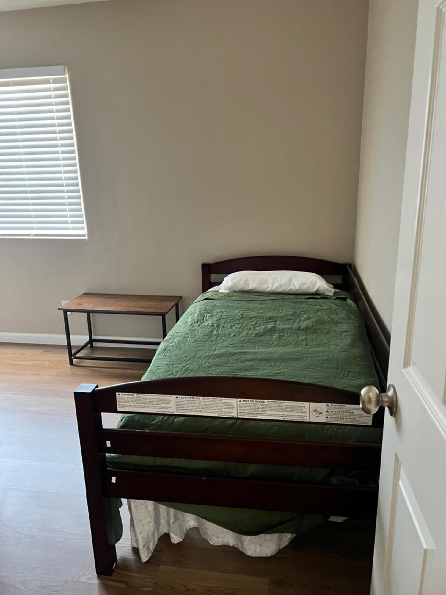 Serene 2Bed 1Bath Condo With Parking Fresno Bagian luar foto