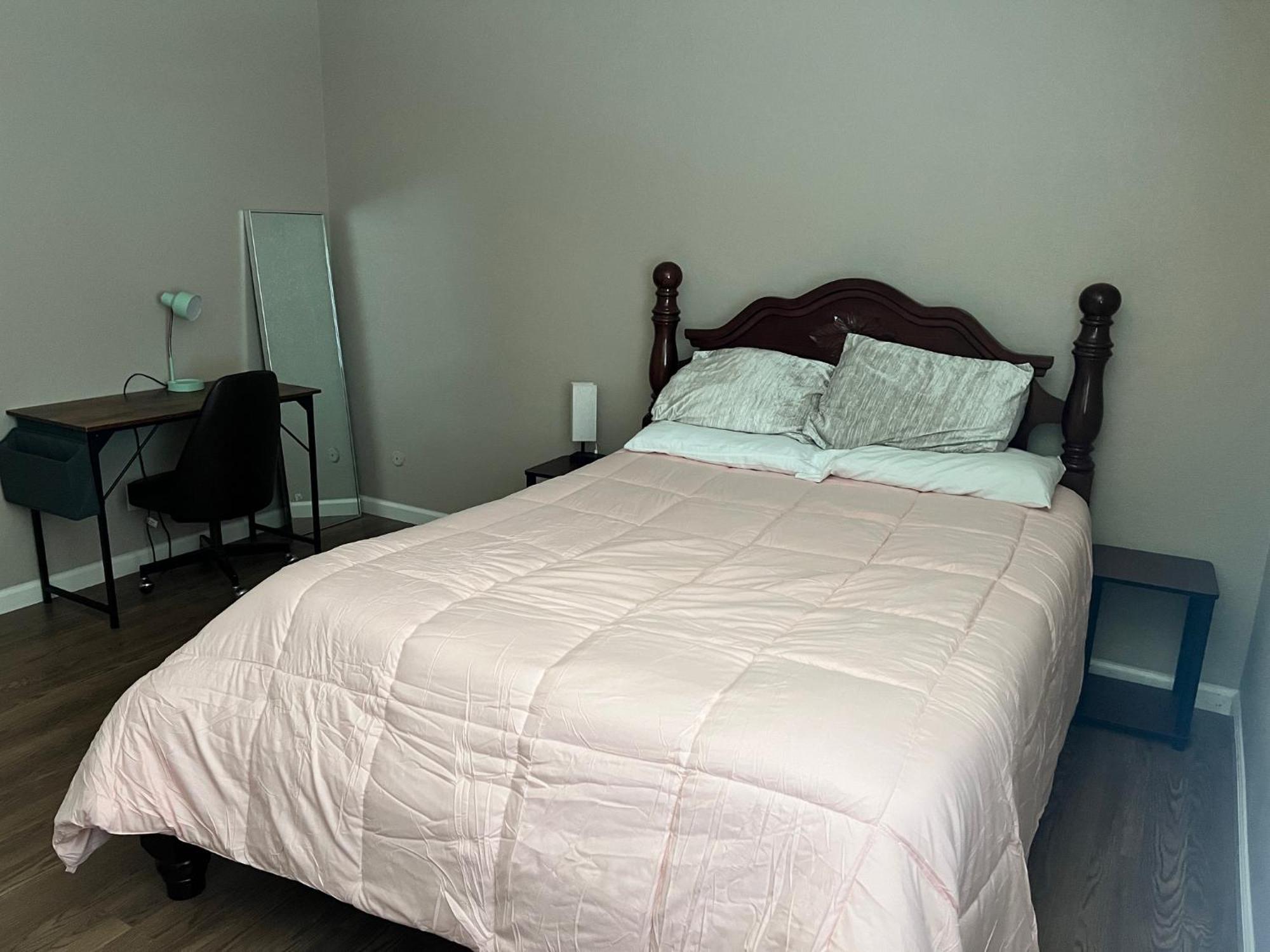 Serene 2Bed 1Bath Condo With Parking Fresno Bagian luar foto